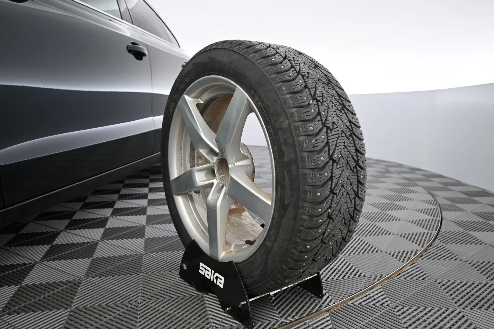 Car Image - 2zQ5M5AU9aSQ8pnoROfcgM