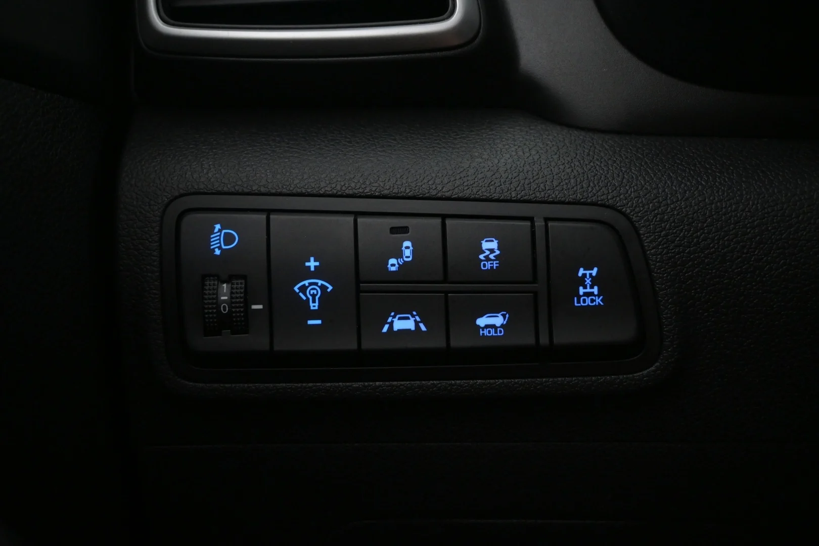 Car Image - 3Inc1SUn4HdjwnfqCbcEpT