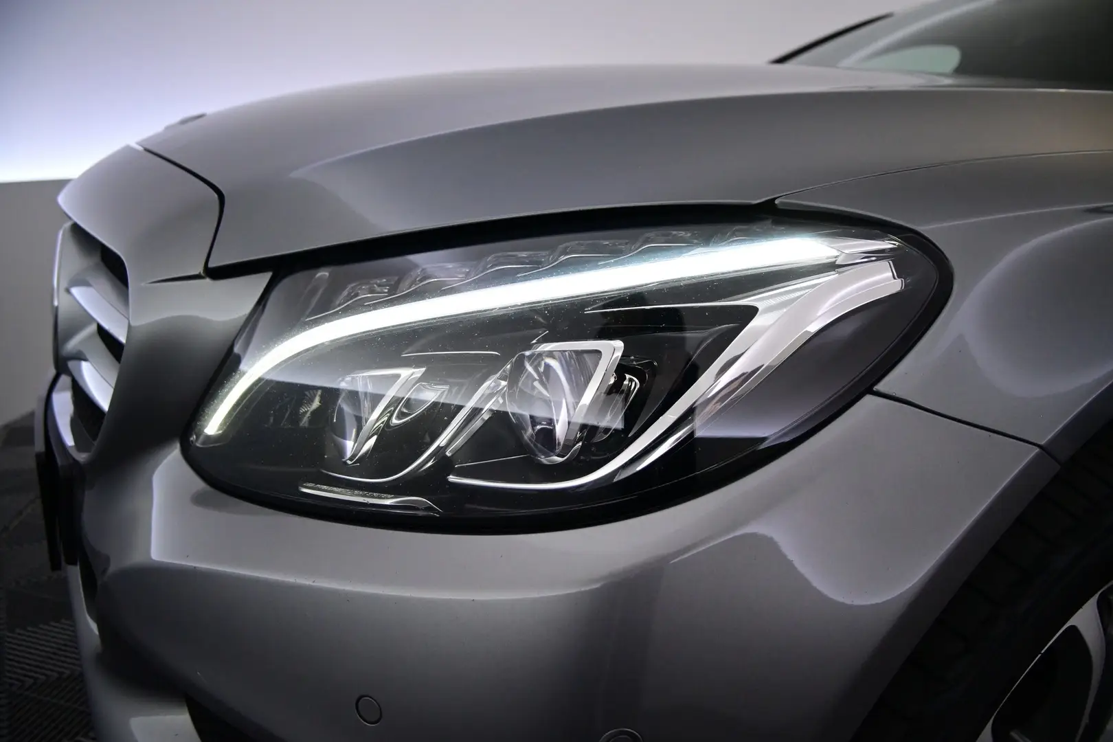 Car Image - 3Q1cmYW1wquo21rty4CEox