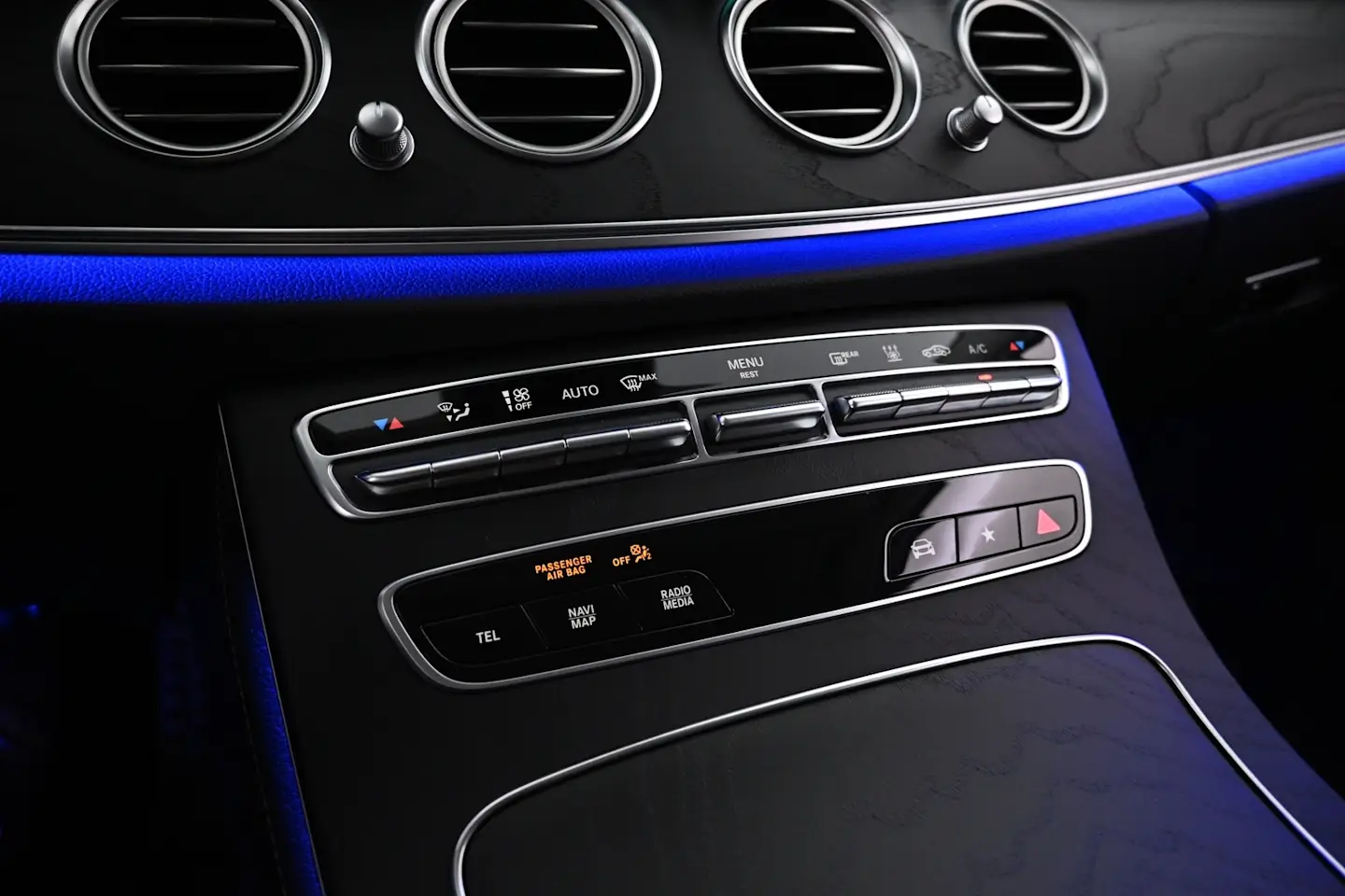 Car Image - 3PQm1YkJIRgl0e9BLc75BP