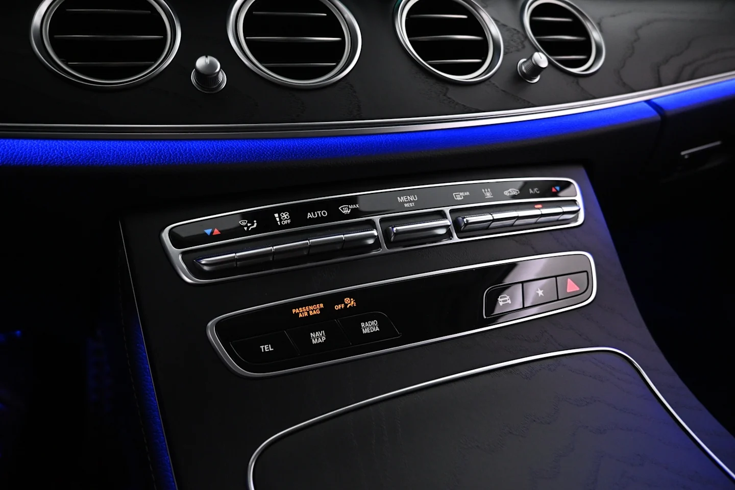 Car Image - 3PQm1YkJIRgl0e9BLc75BP