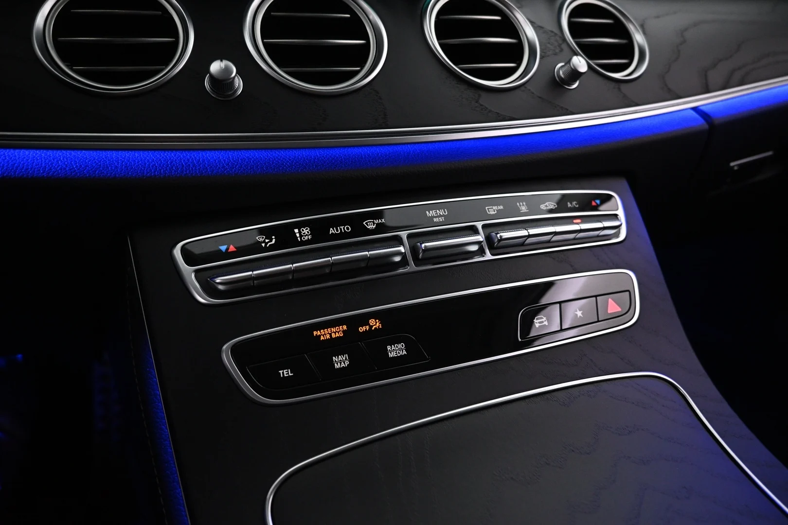 Car Image - 3PQm1YkJIRgl0e9BLc75BP