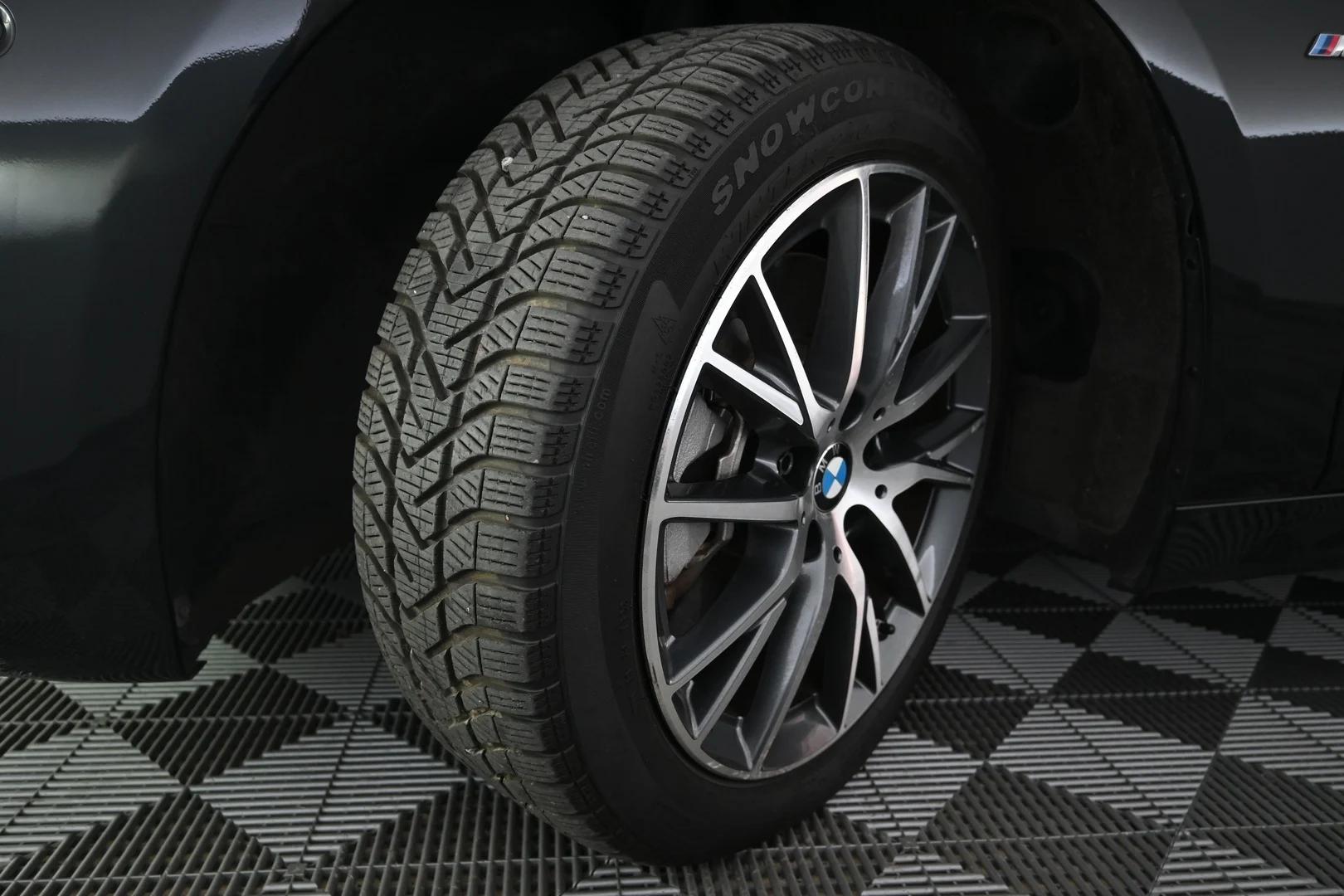 Car Image - H1YQmq74JDPdRqFPDcLr2