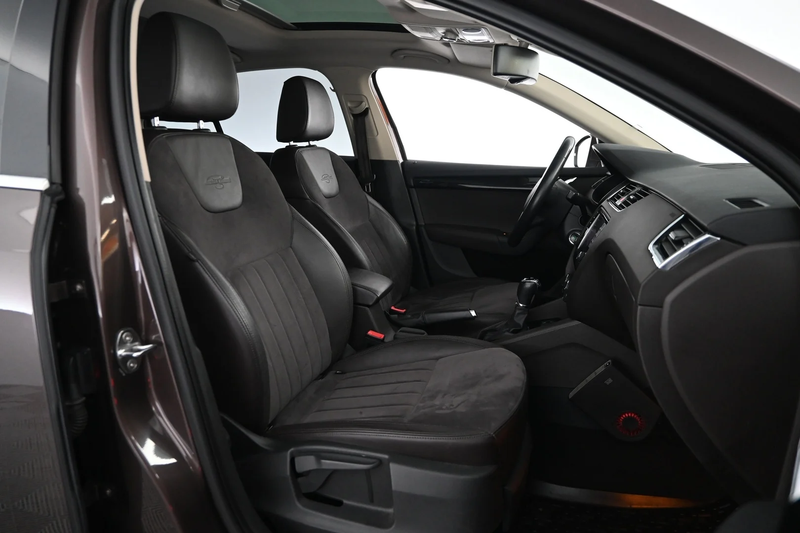 Car Image - 7wYgDlljM4K70Rgk8wYsQM