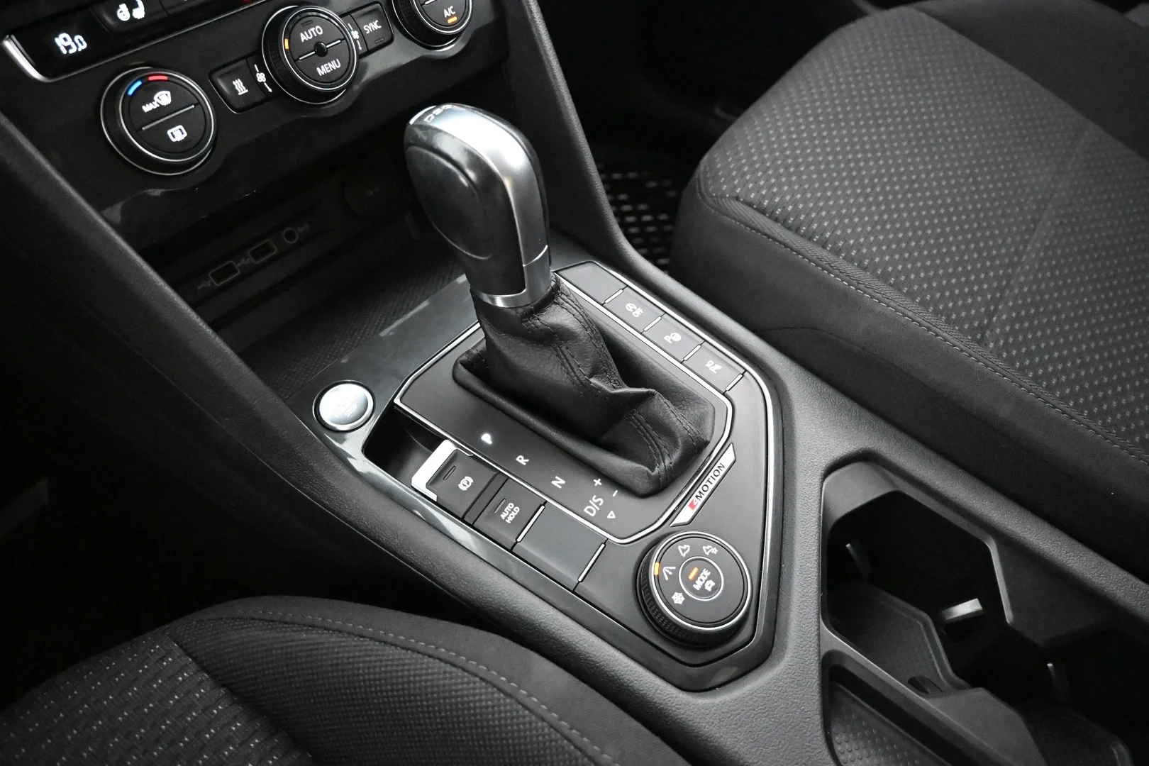 Car Image - 6JkW5QO1r1XLVfQ7uUbVT9