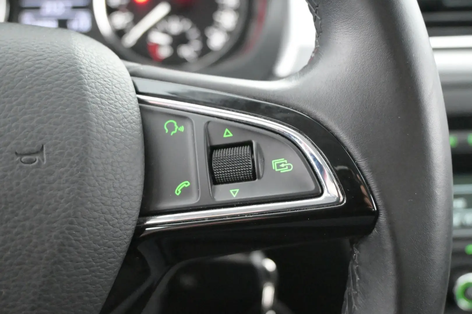 Car Image - 6LhUuIkGS9igl9SikBV3HS