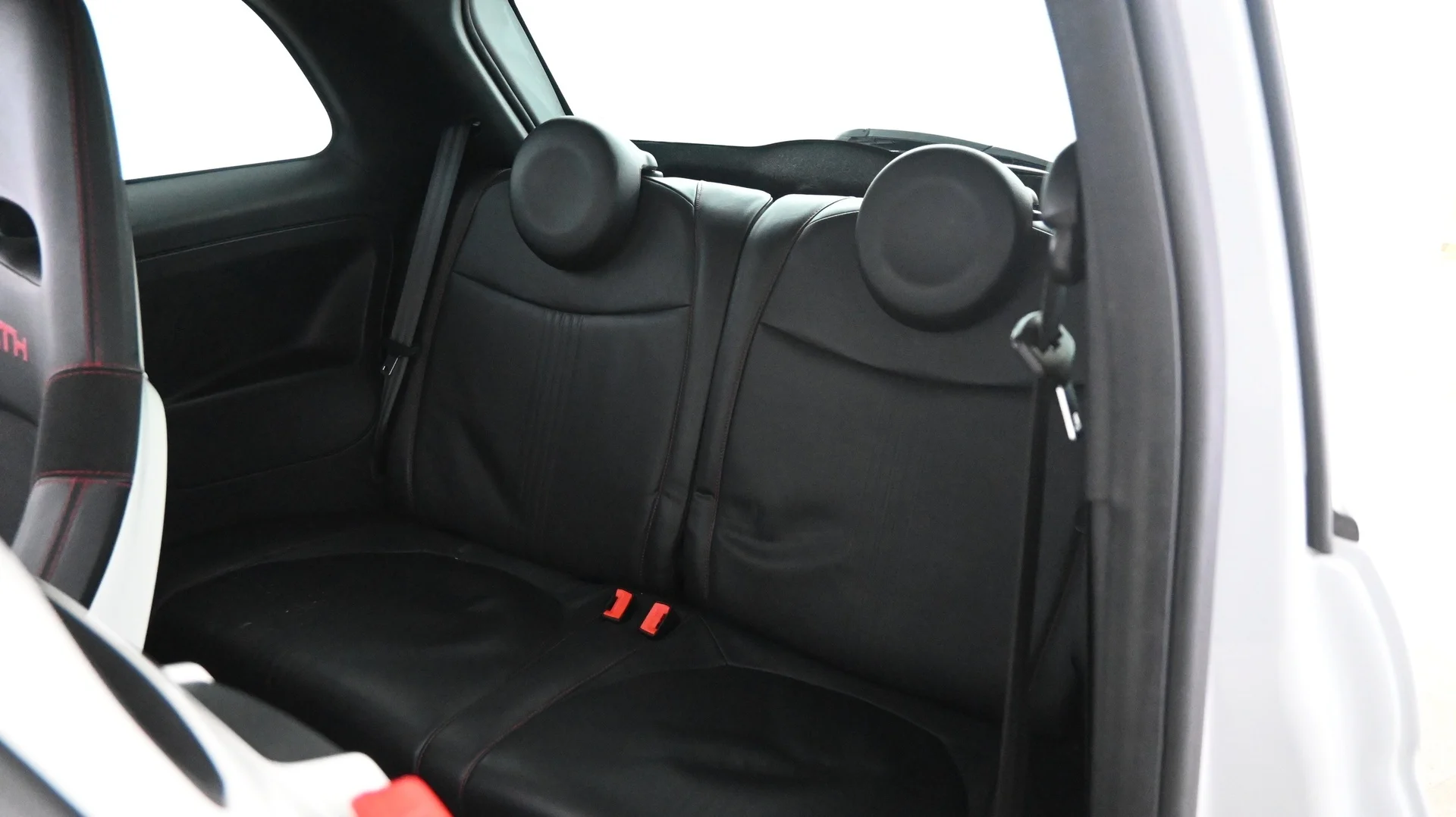 Car Image - RRlvSoSKfckY9aD8r6JeL