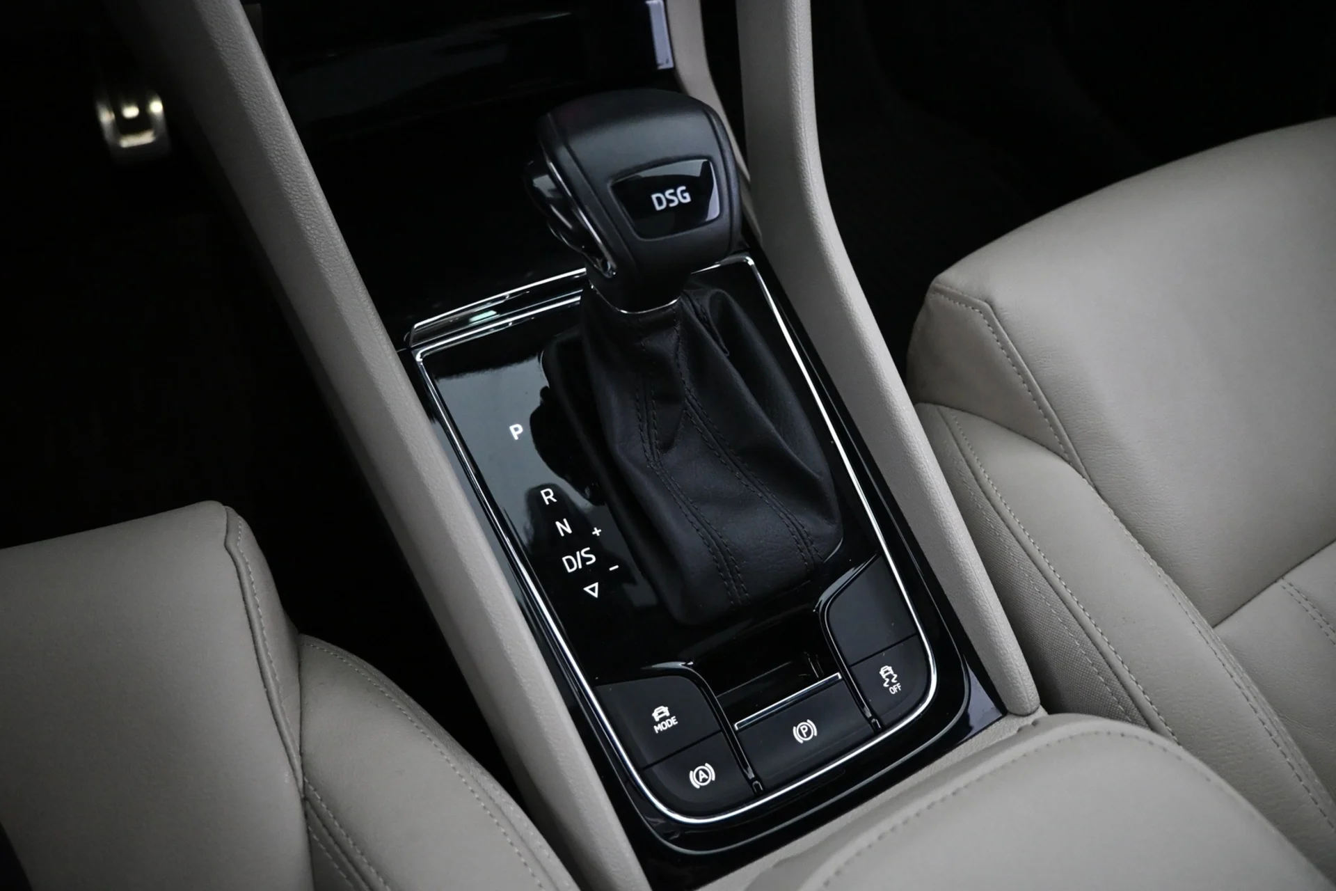 Car Image - 2g1kbCqL9aToLBuHuPmHzk