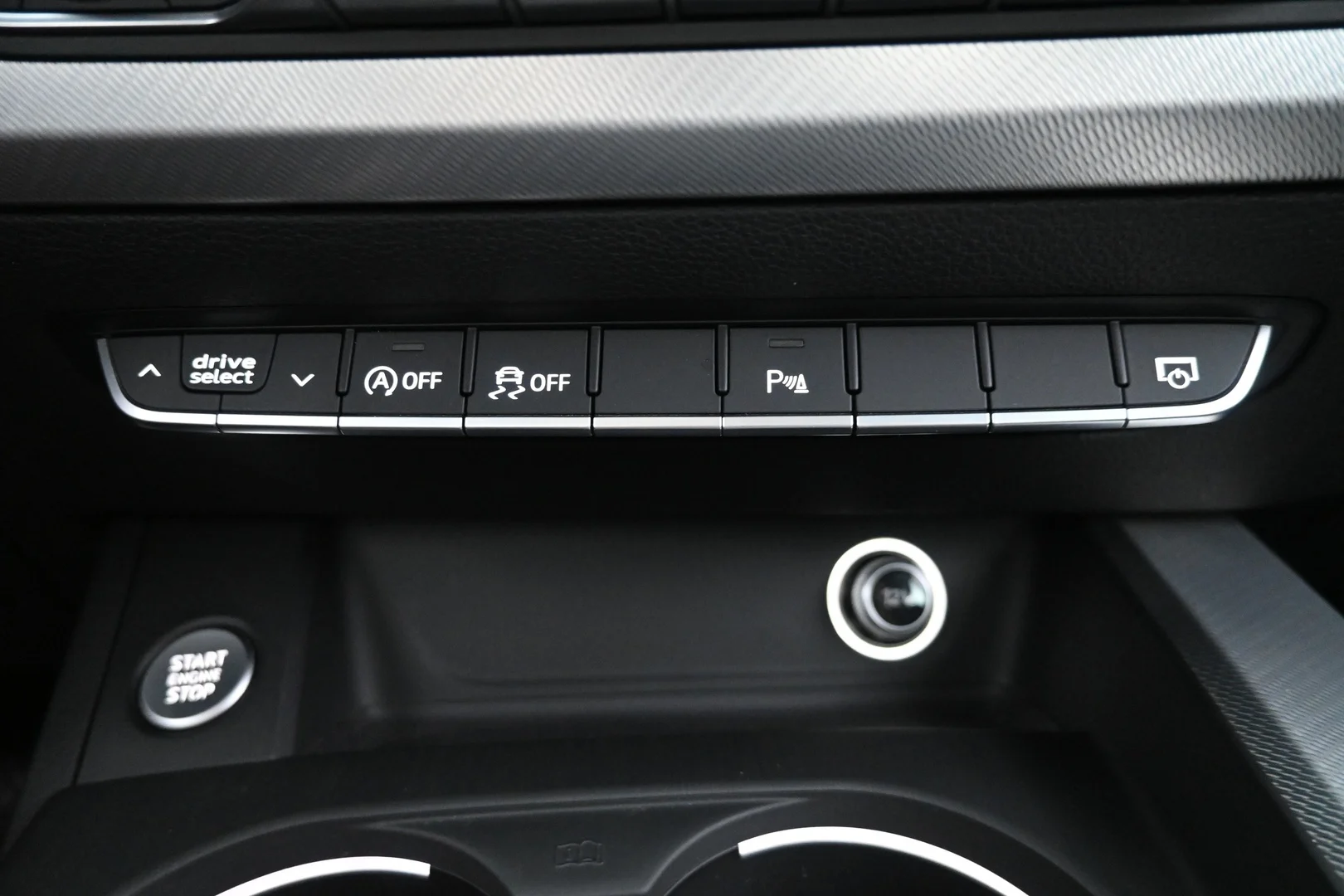 Car Image - 6WvdBVoQmuZIiJq3eTxrLK