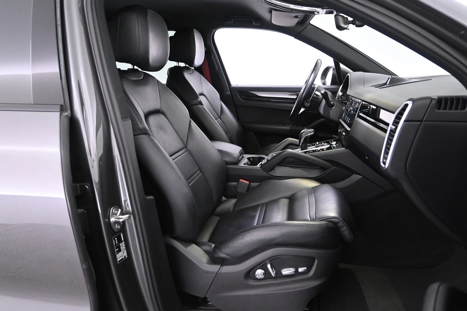 Car Image - 5ZcoXxo3Rc7uYLCBpwpMcA