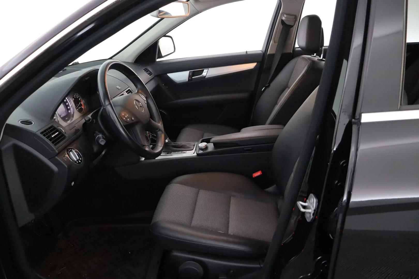 Car Image - 4QtBc7XJ2LVAp6dpCqZ0Pz