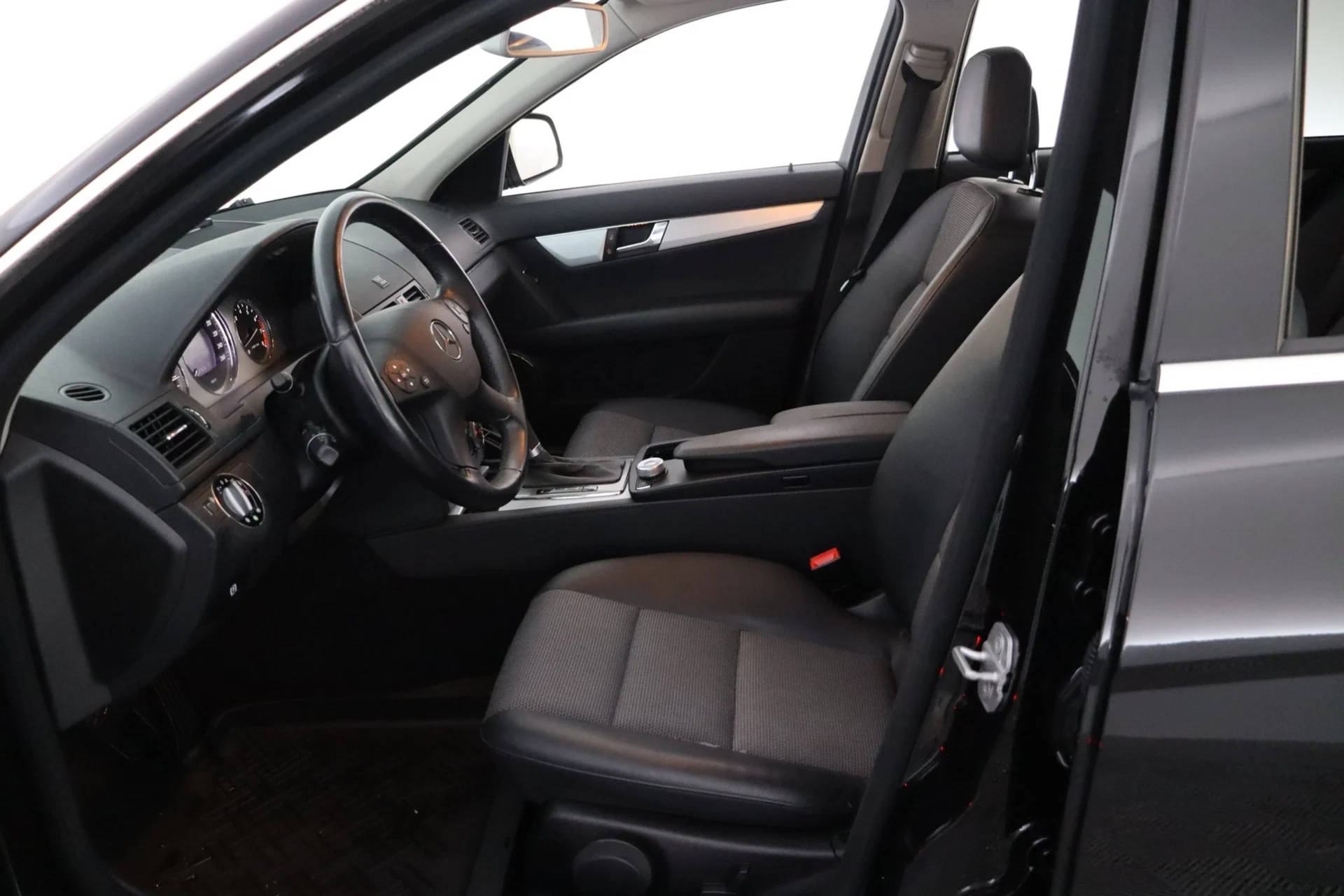 Car Image - 4QtBc7XJ2LVAp6dpCqZ0Pz