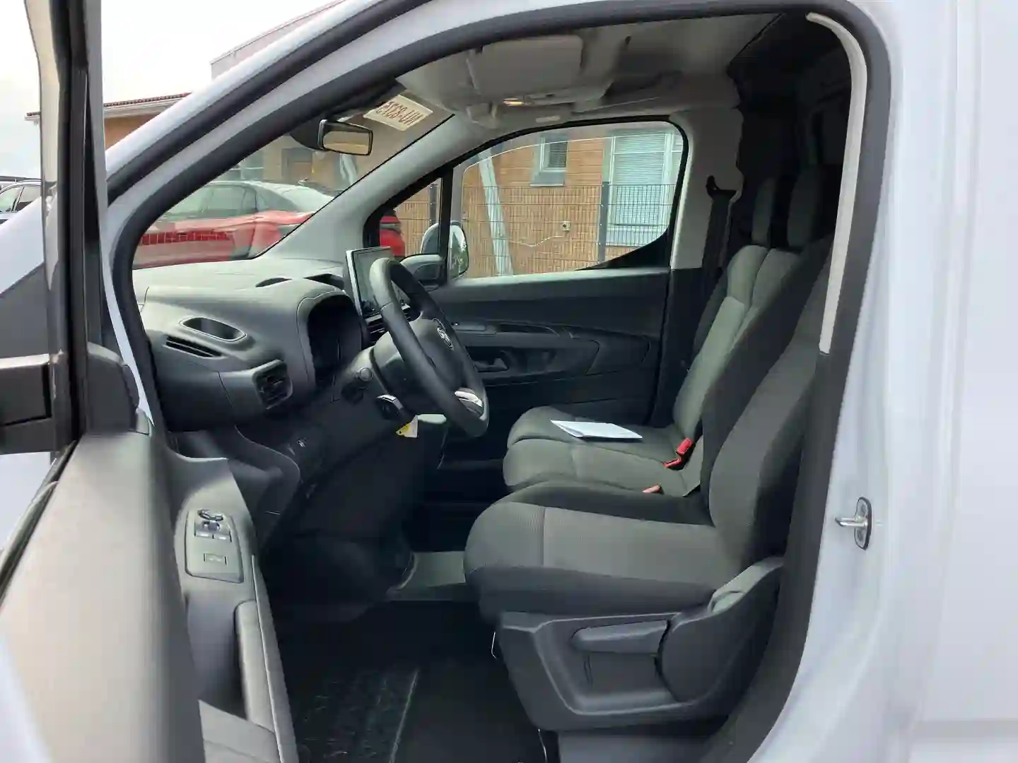 Car Image - 4vacUBNpQjJUW5o8N02KVK