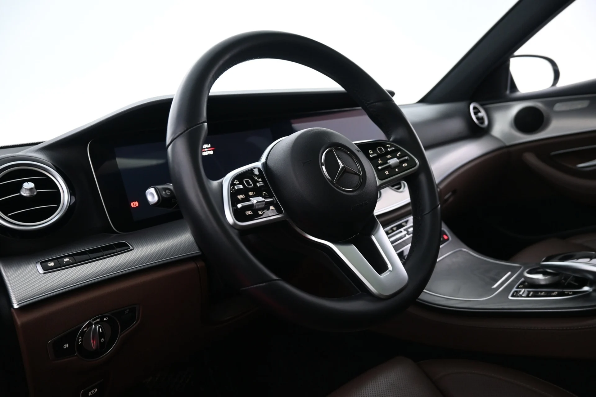 Car Image - 2VzzWZdHbzavbnHHZelRxO