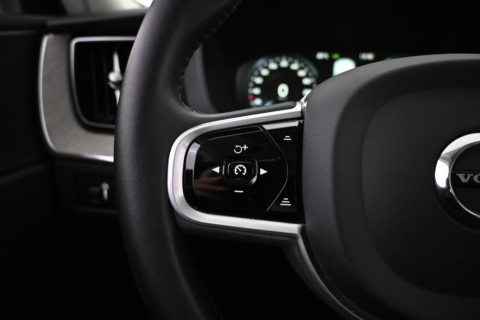 Car Image - 2nSnpbEe0d3EEfYAhOtKi2