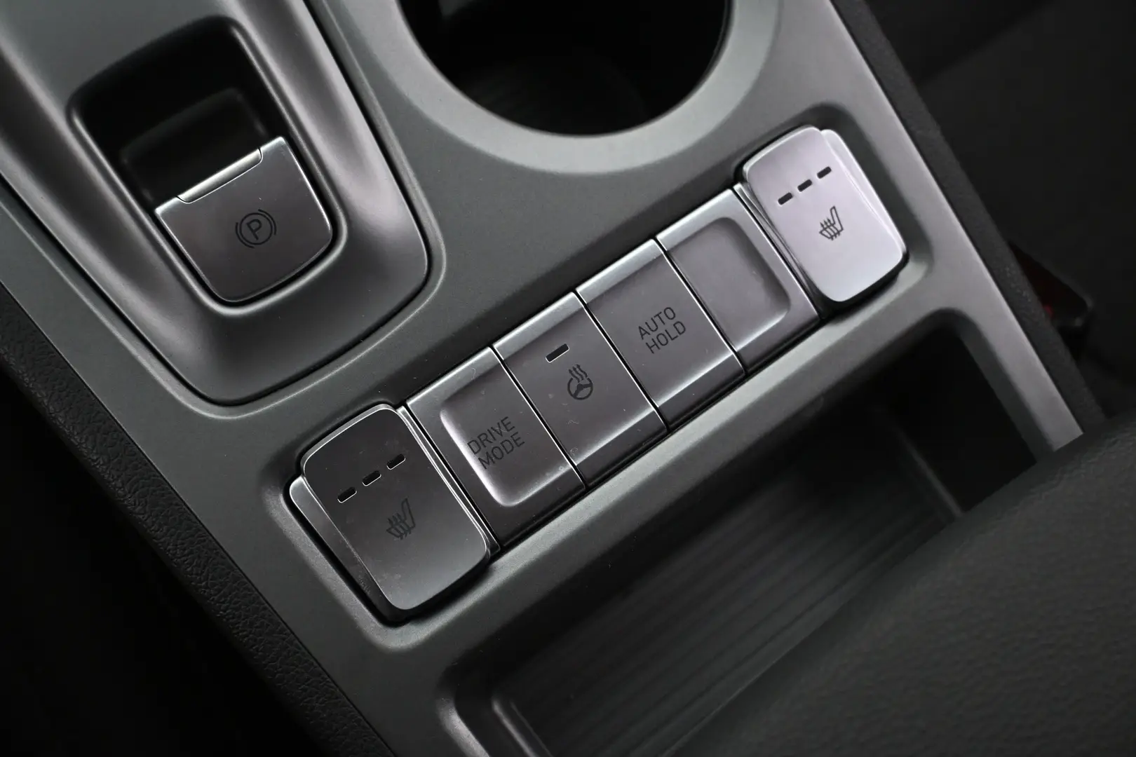 Car Image - 3xOYNEFhY1pDGMY0WYFRen