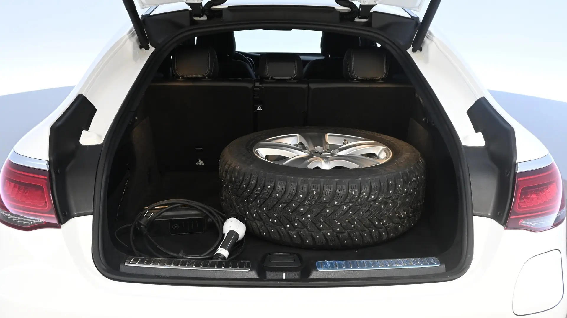 Car Image - 7hJKispz1JWmzM5OSZVHaC