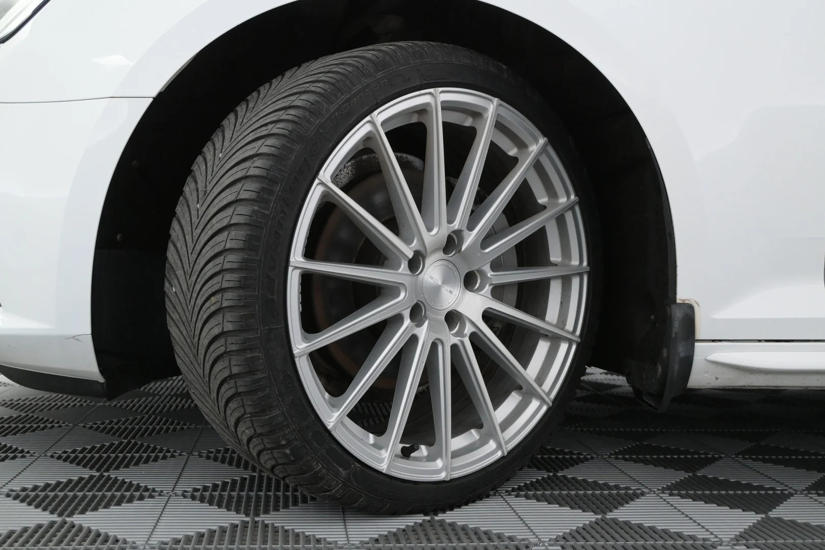 Car Image - 5MJc3RFIrRLsPRkhe3HJP3