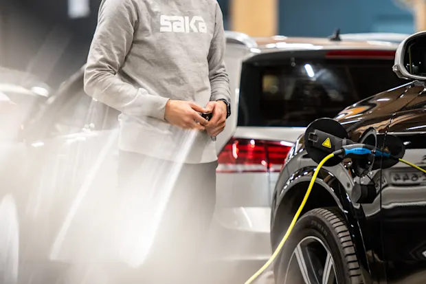 Mitä eroa on hybridillä ja plug-in-hybridillä?