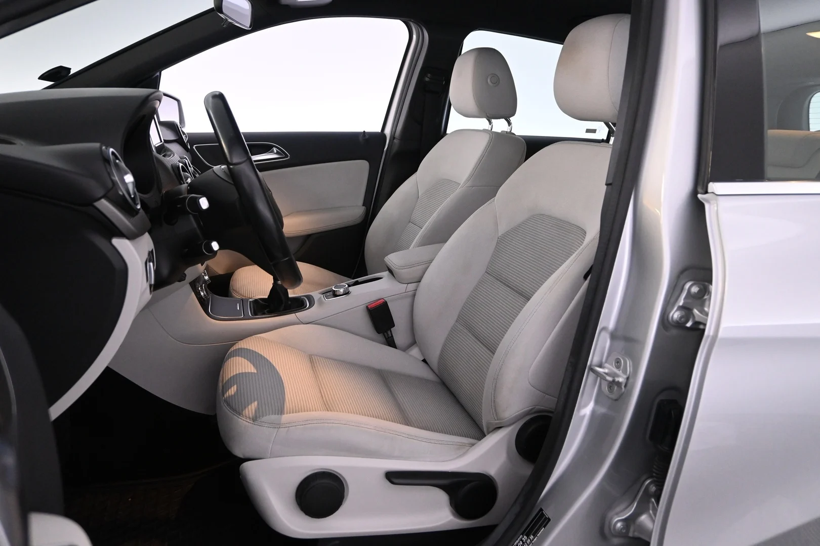 Car Image - 5DZvjDC3LMdWPYxJFfM13N