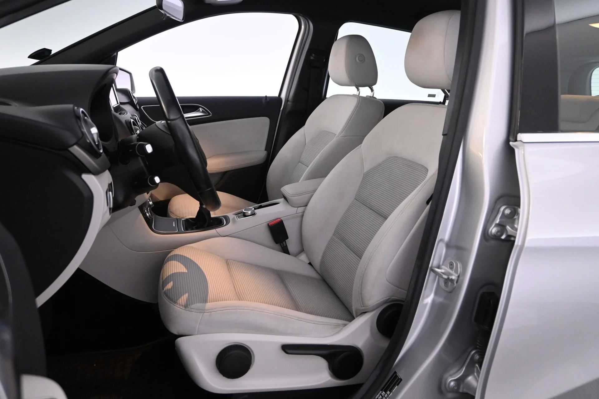 Car Image - 5DZvjDC3LMdWPYxJFfM13N