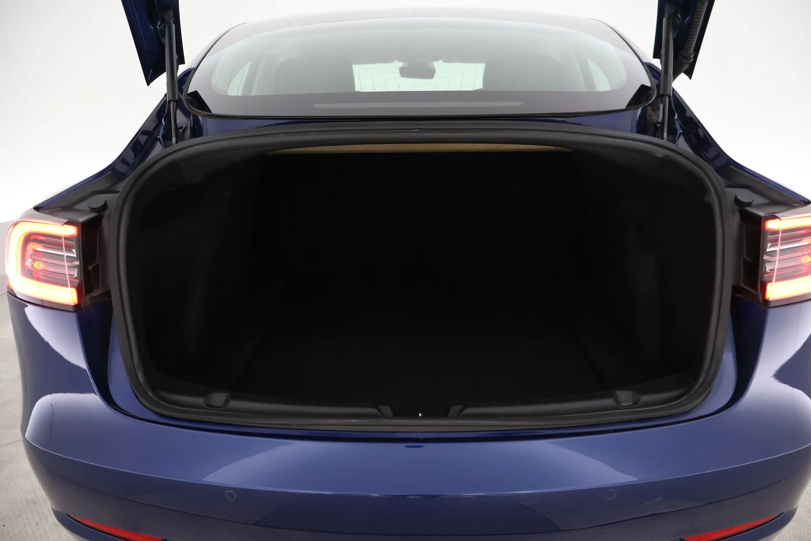 Car Image - 6b4rxXzaTpOdNhrheC4ZHj