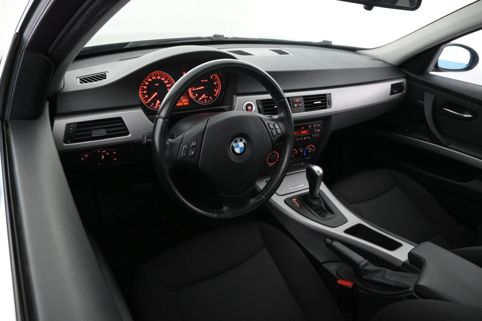 Car Image - 7JBkvZB1viAZAJf9lnZQNT