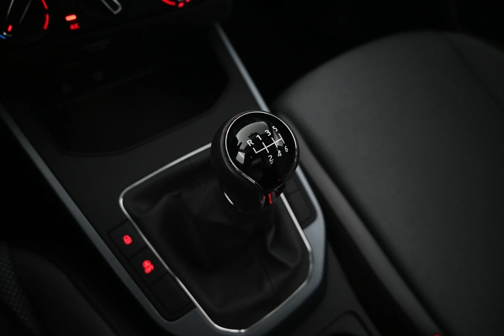 Car Image - 6IAmZ5VfryEH5vVhA40npy