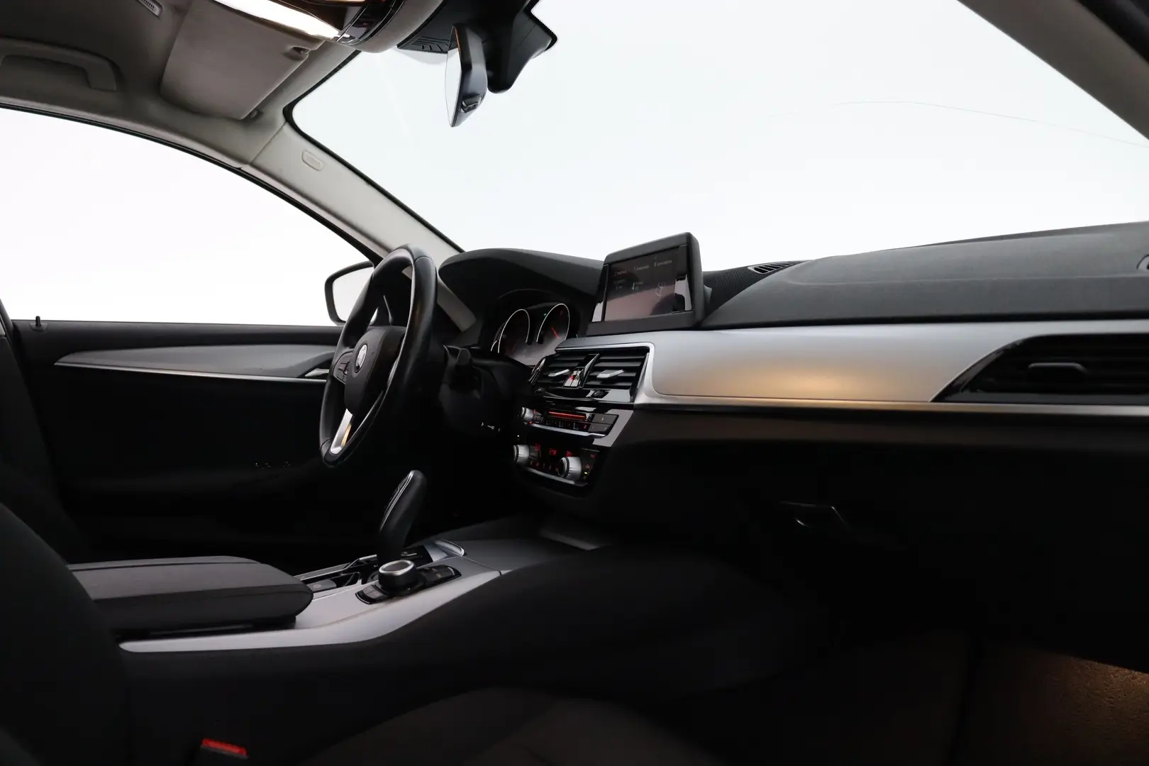 Car Image - 19jdeylwNVoCci9pmiTbML