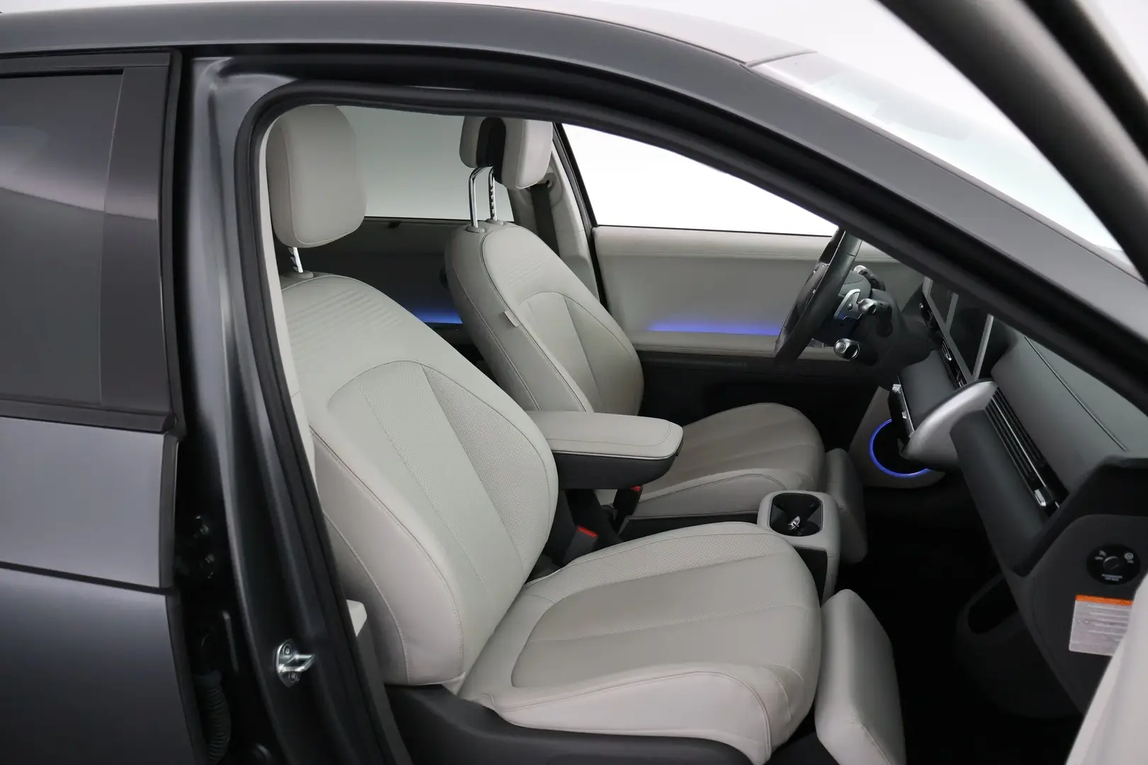 Car Image - 4hp1ZrA5sxmnMywvuzO4R7