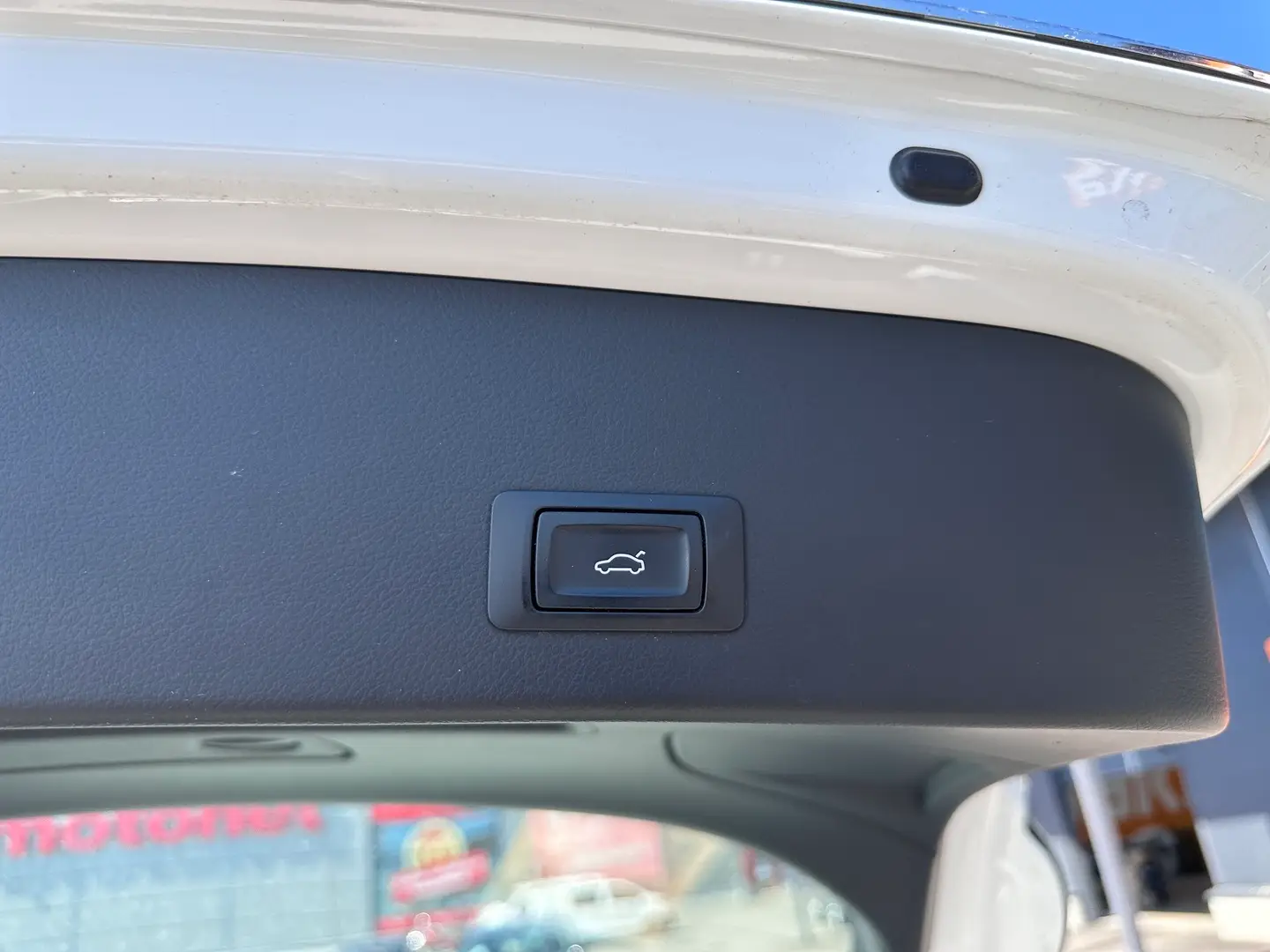 Car Image - 4xQs89Tnw0fqtkZBv9l3z