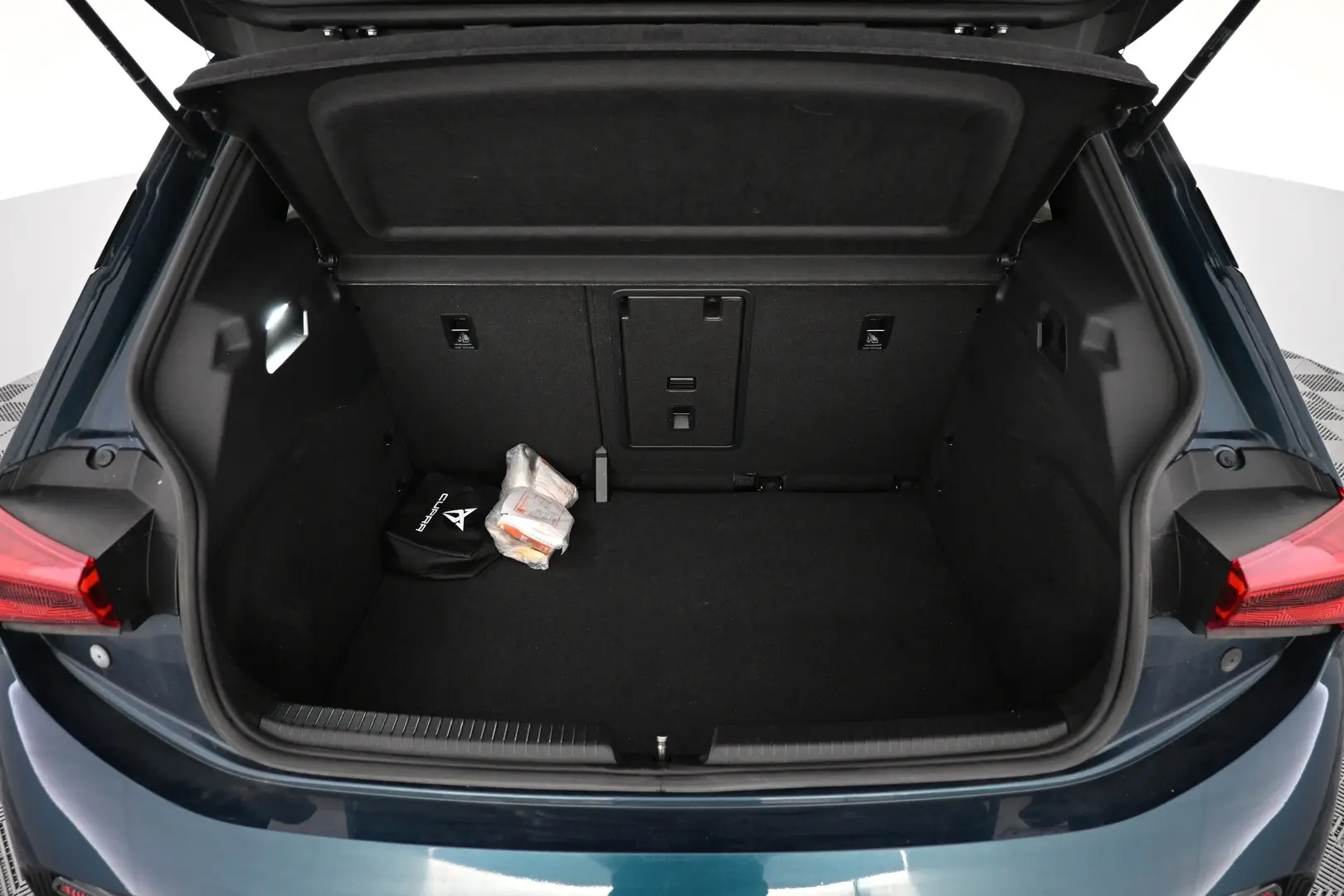 Car Image - 45VZzomvl8oME15BqKDWq