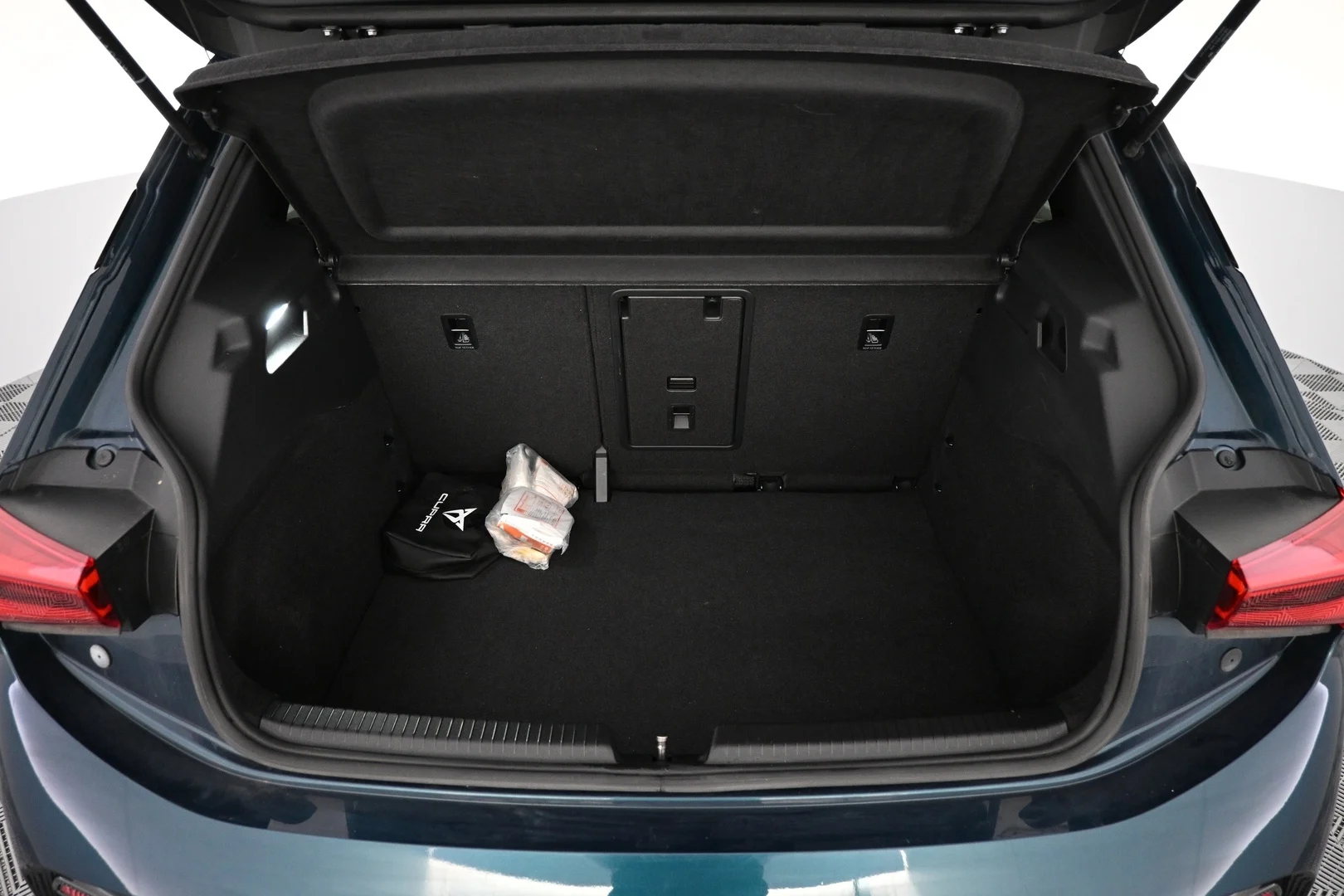 Car Image - 45VZzomvl8oME15BqKDWq