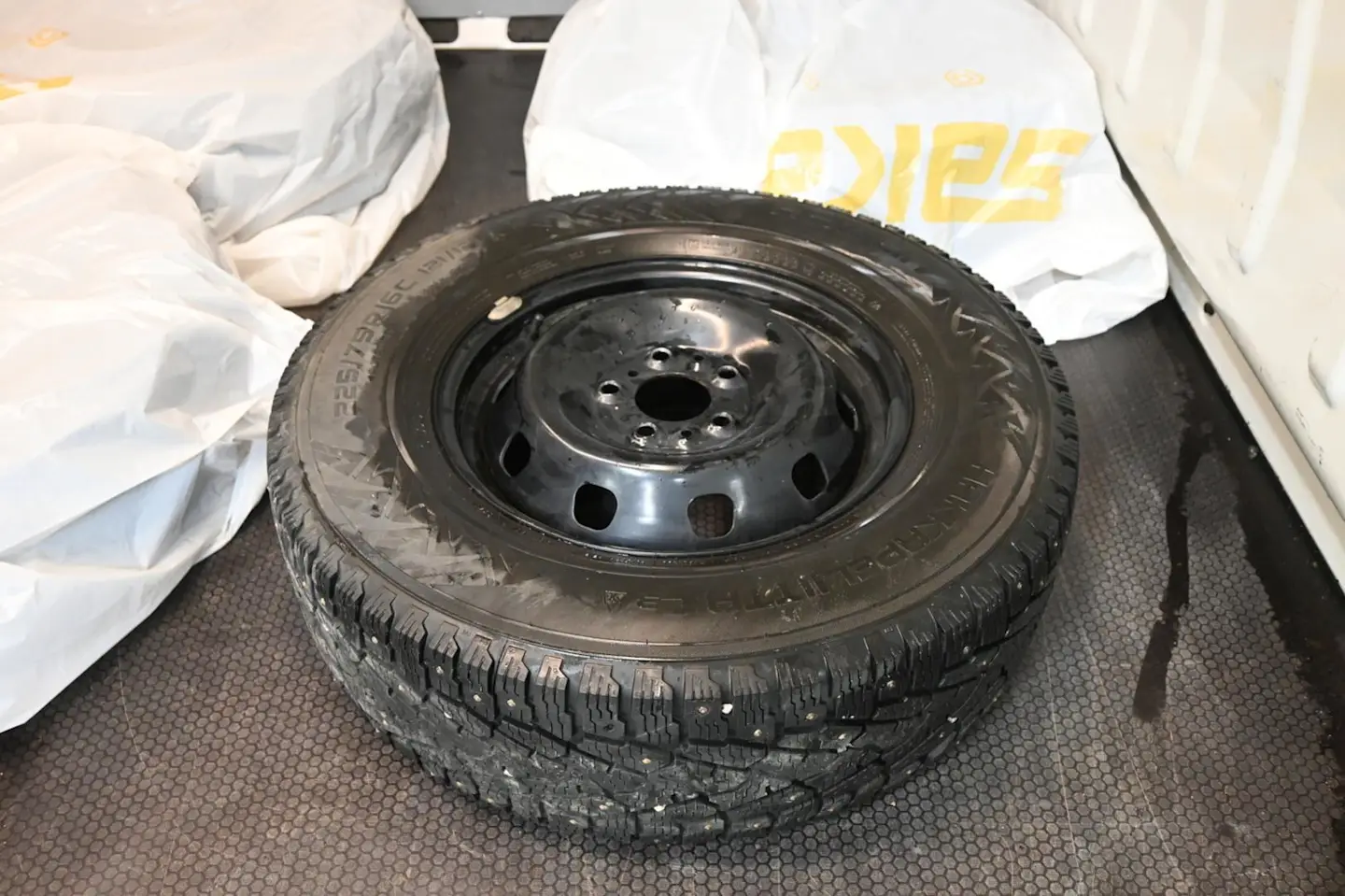 Car Image - 6Dn73sRGvTxfNKcRKL3wSb