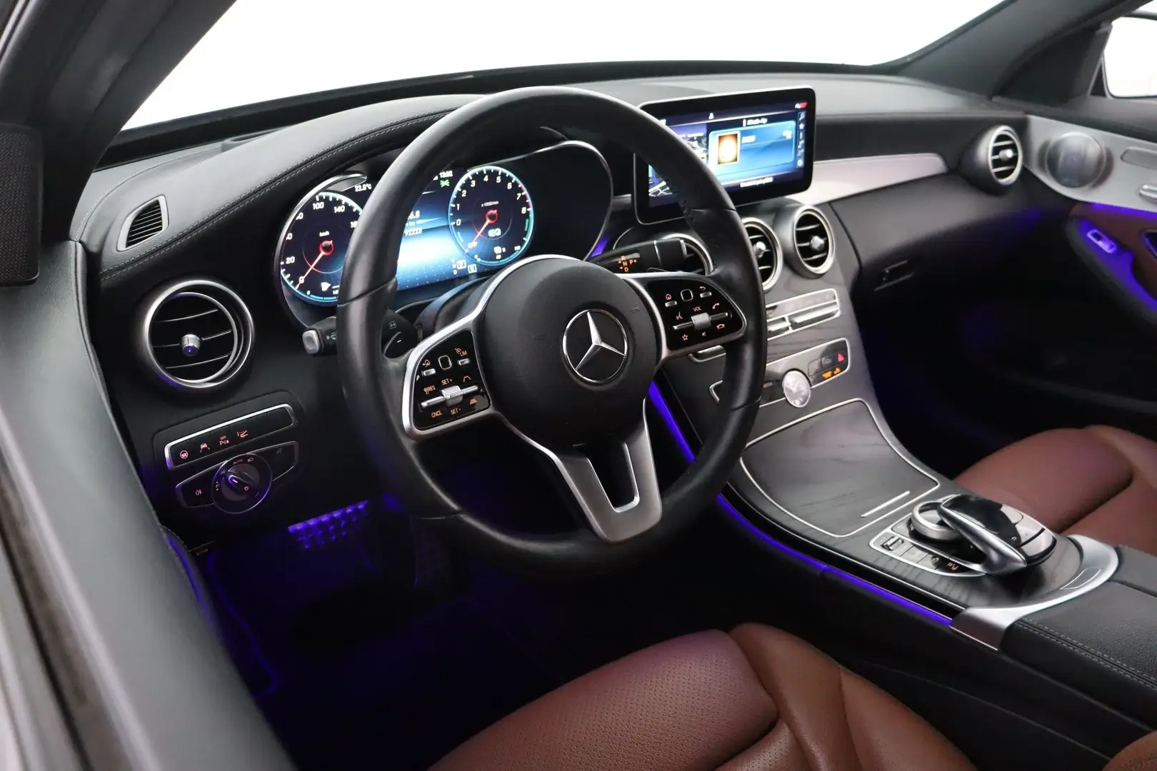 Car Image - 5Q2y6ZYCfVJ1Q4Zu5s7OWK