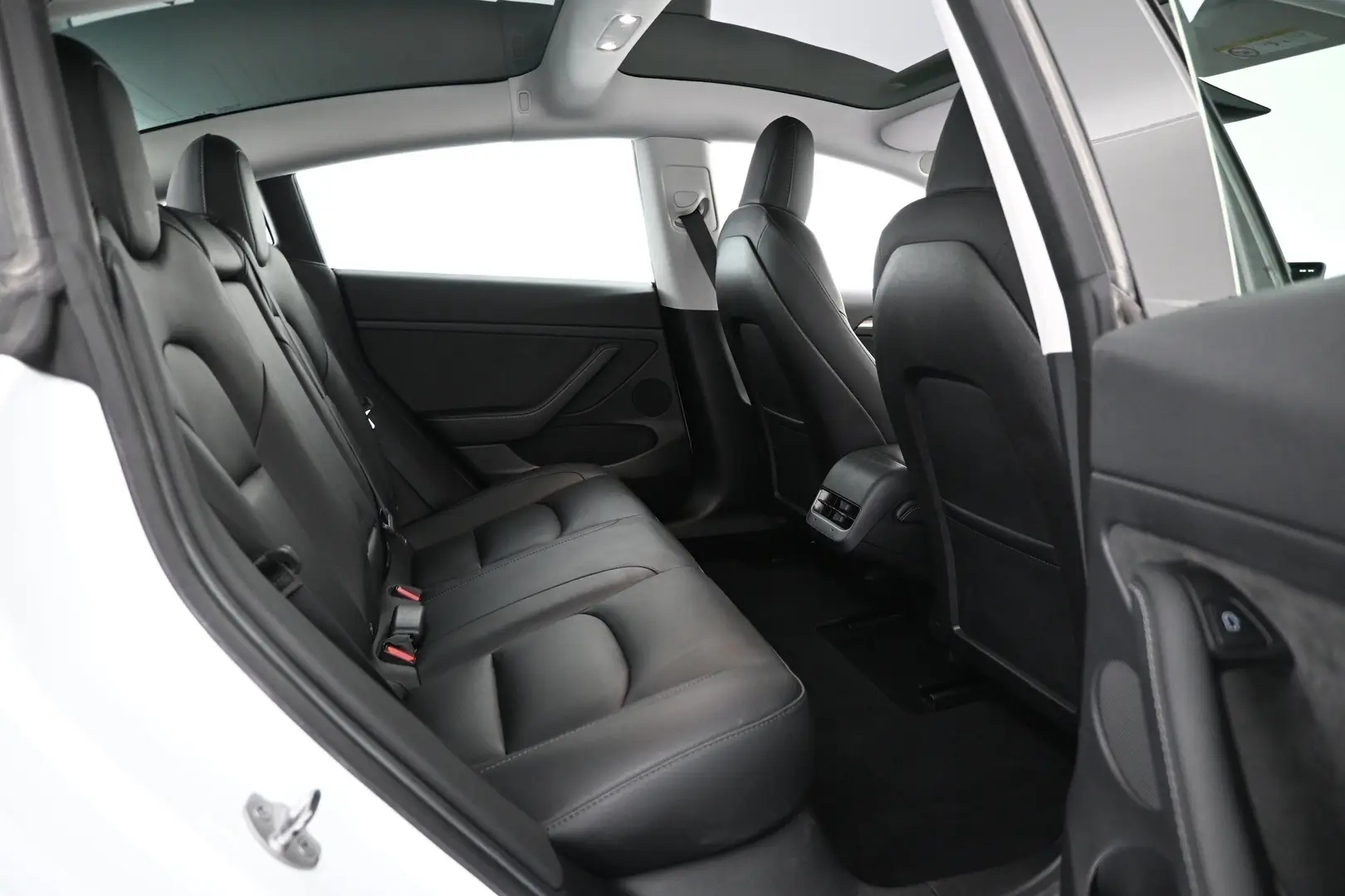 Car Image - 4p7U22emsdOn2GaIUuakOX