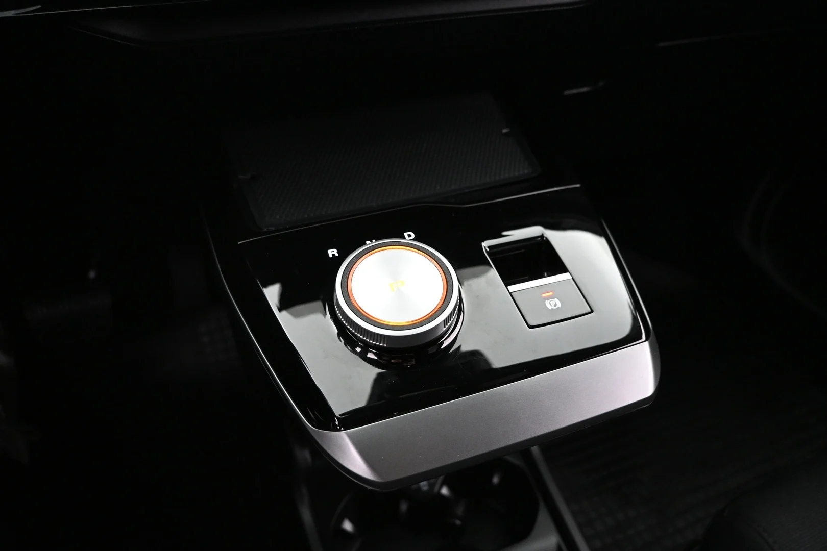 Car Image - 7dCa7krc7KJJ3YNYzz2RlG