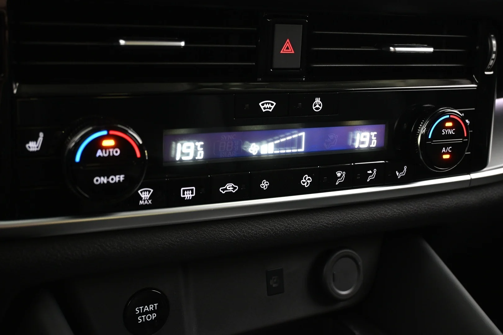 Car Image - x4mpE3EotVXmnU7vCIrCu