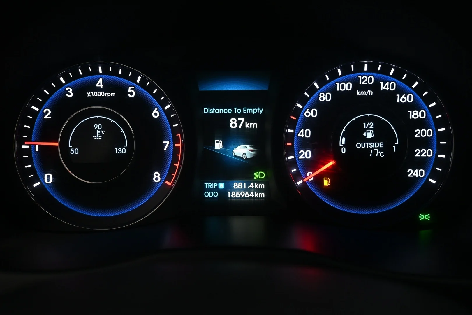 Car Image - 5vBoxhPRz9LqMsinfbBfoB