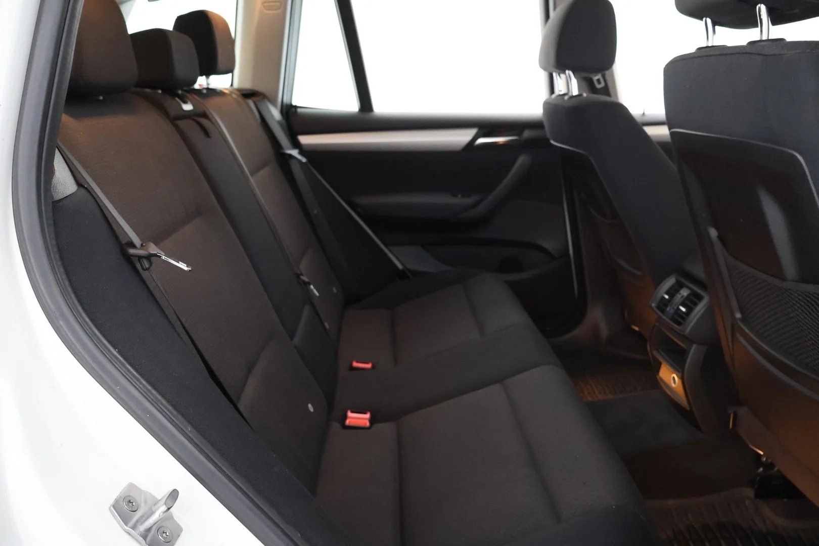 Car Image - 2YD9FrZuohPxEOAvpkMwfi