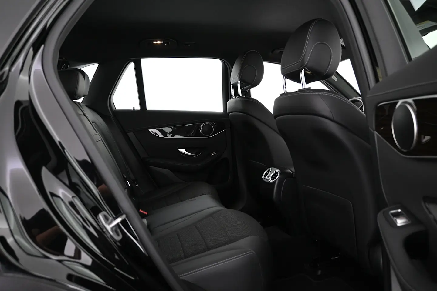 Car Image - 6H2r5xwdSU8rhUpXaard6D