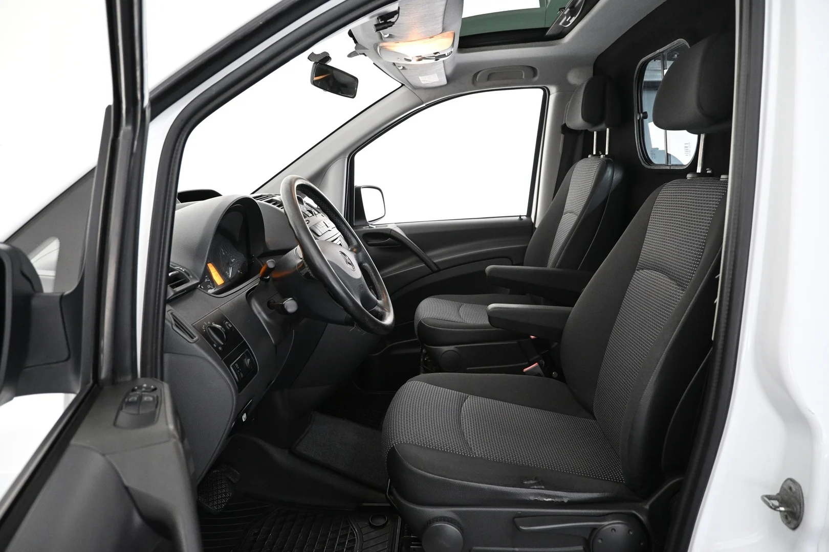 Car Image - 6jH0OLxP9HXDXv2yn1zeo8