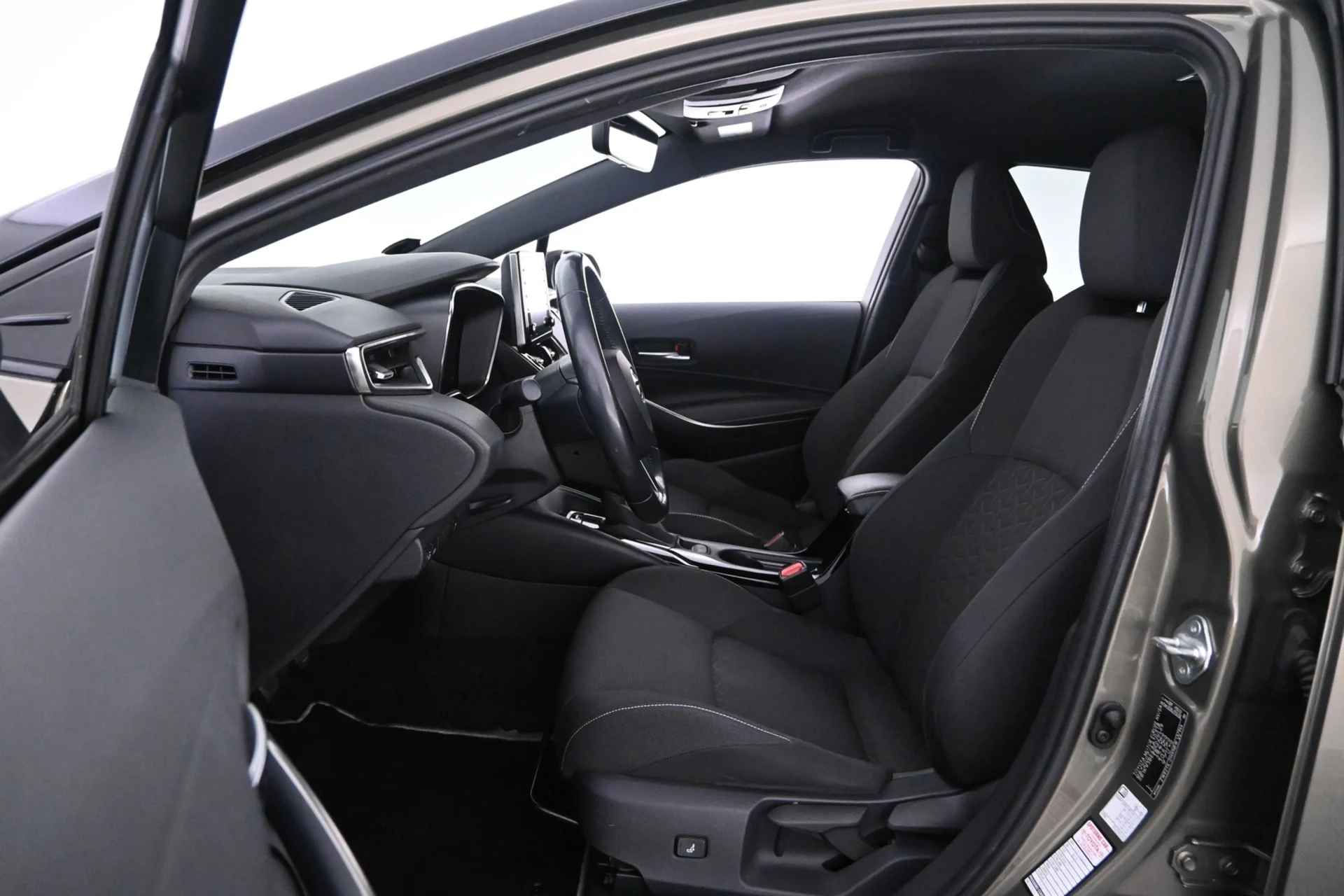 Car Image - 4efchPgBh3B0PKwiBlJhpX