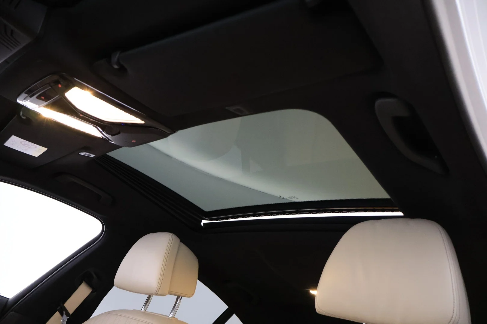 Car Image - 4cSpdwBMsSrD2aNW0OgfhF