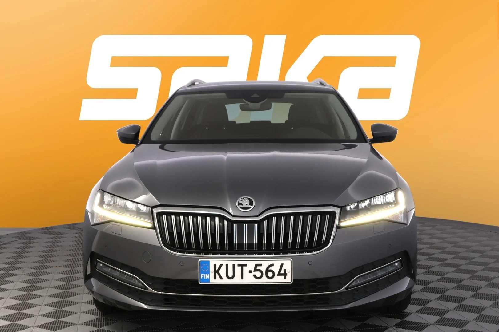 Car Image - VleohPMfyjKwJ2wKS0iys