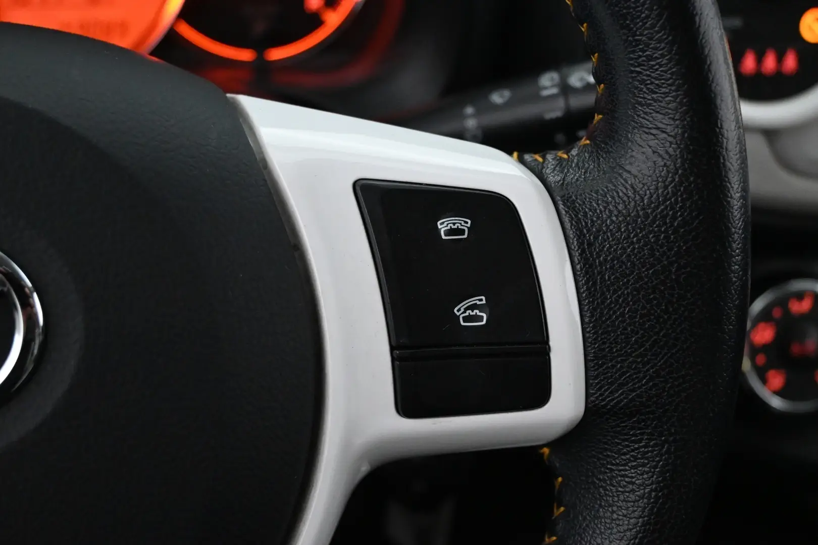 Car Image - 73x0fcfKm9sH7D4s3JQX7m