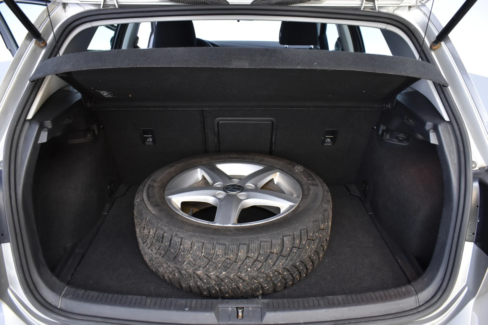 Car Image - 4ZxUJXWcaberfNYfIVtN32