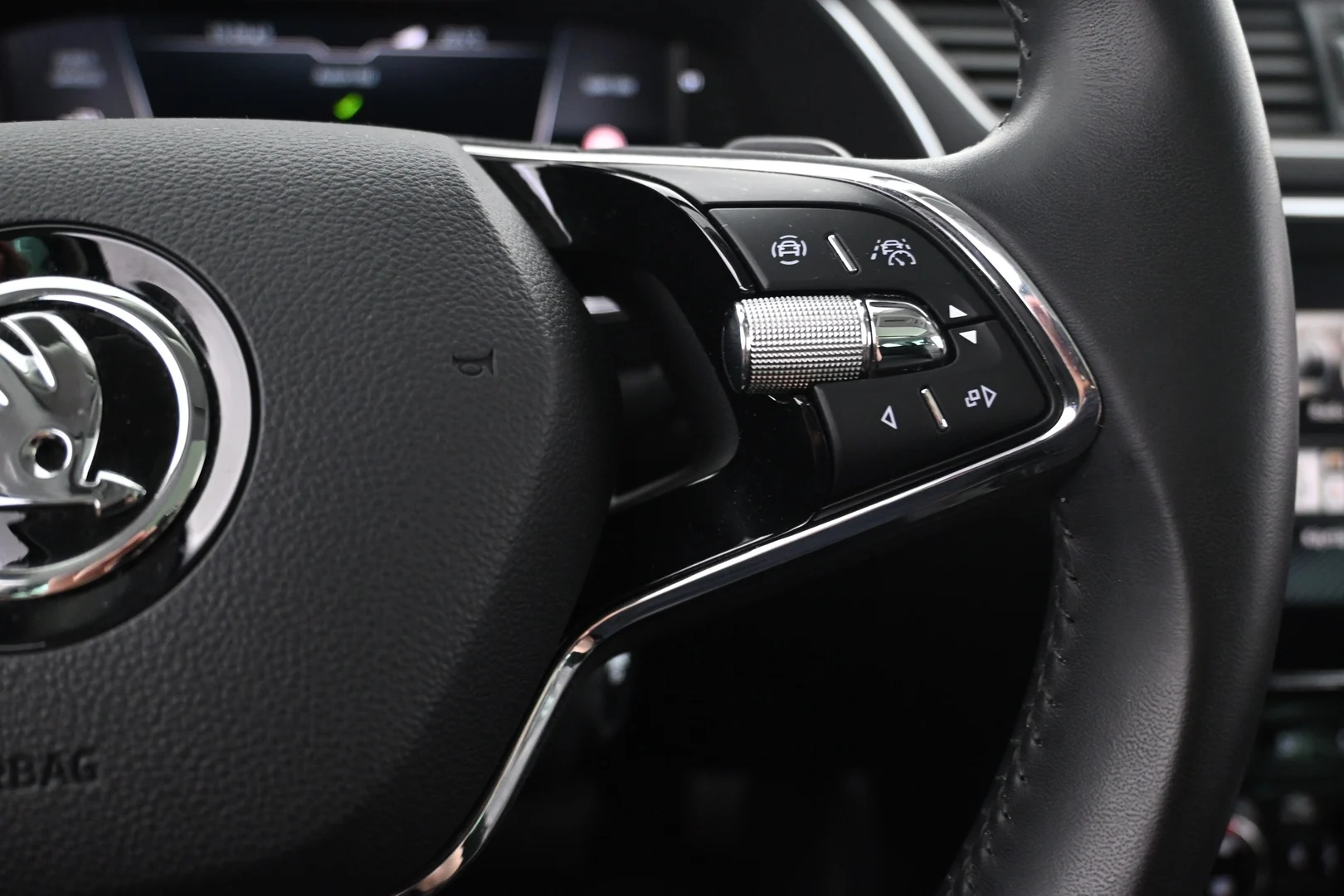 Car Image - 3luBQg5DFdaNvQyb7UHtwK
