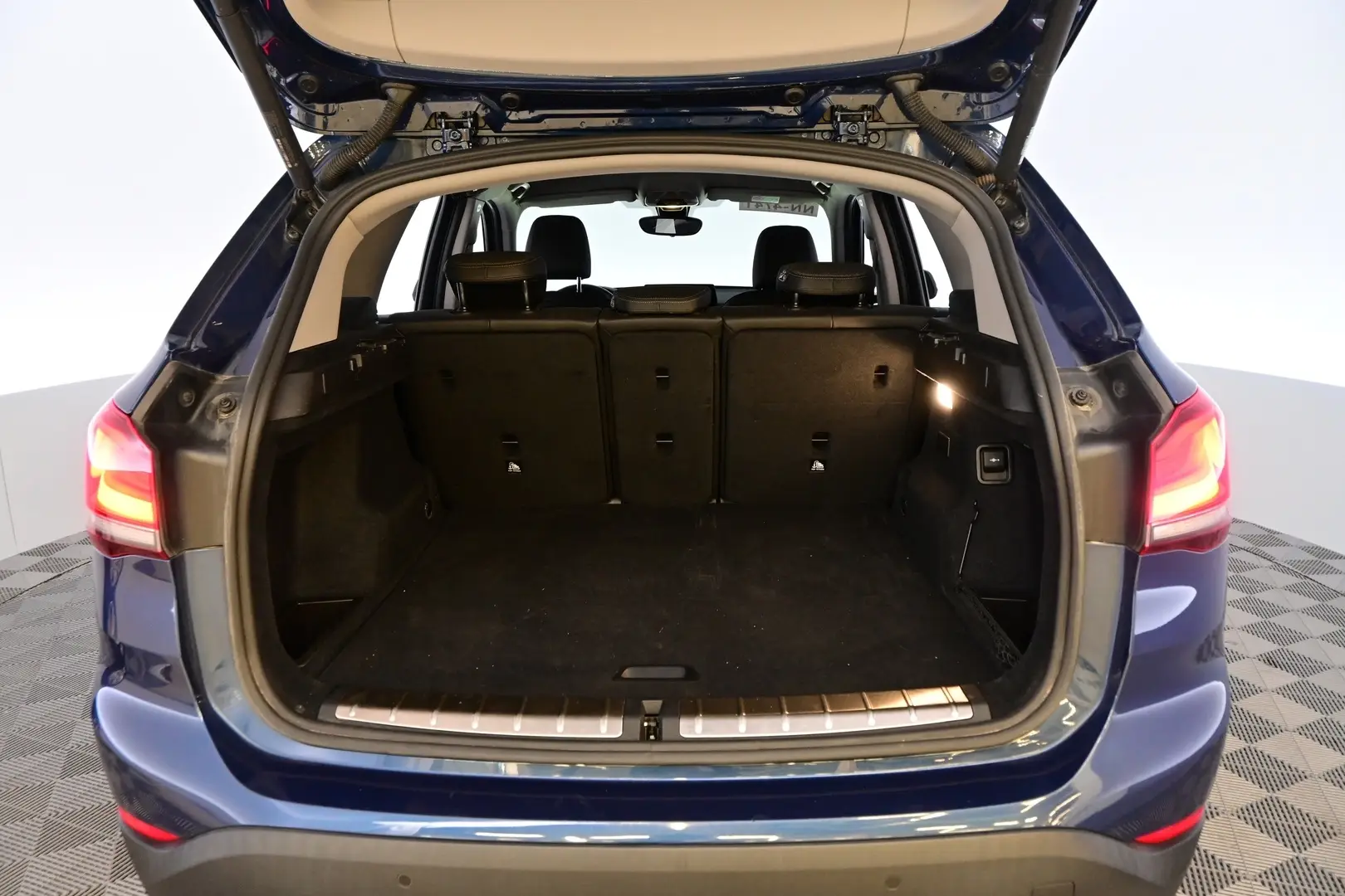 Car Image - 4GQH2LuB9dNzhQ1Fj5JPRX