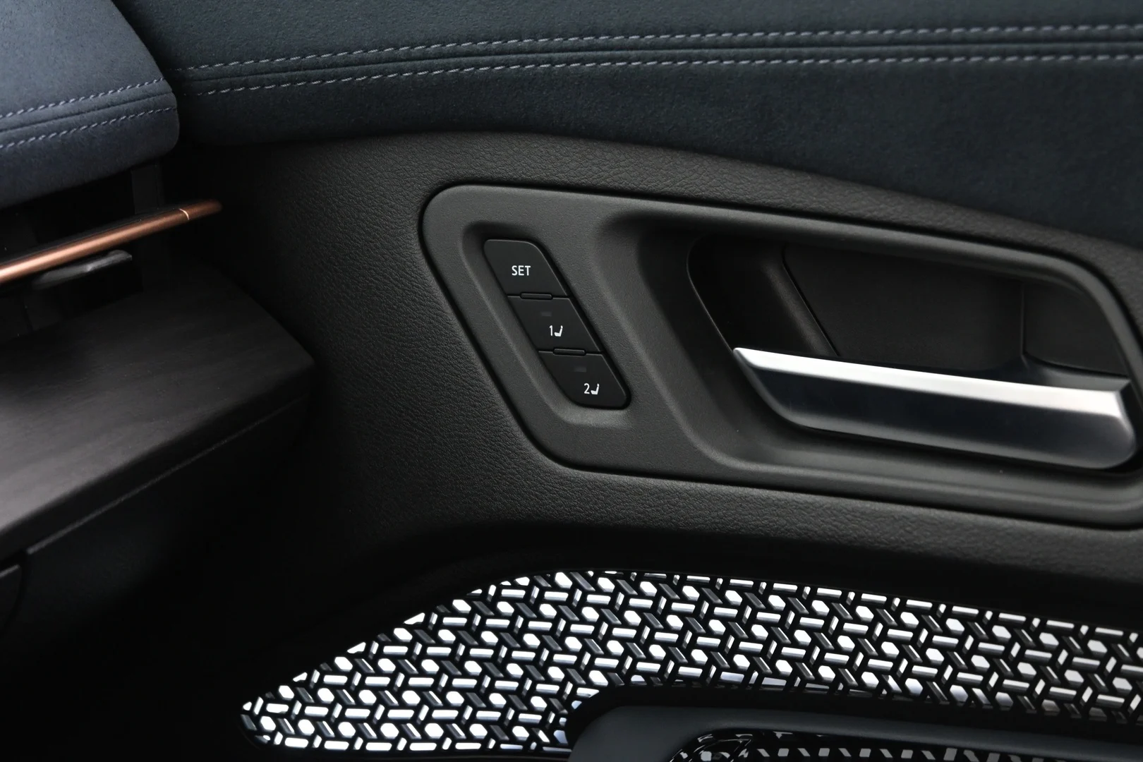 Car Image - 3XSbVpIExUhR4Rhxwkn0Ln